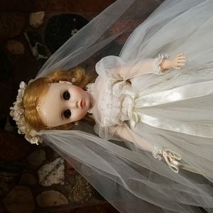 Vintage Madame Alexander Elise 17" Bride Doll